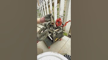 Gas Fitting | Black Iron Pipe Threading #plumbing #threading #tool #shorts #reels #skills #fyp #diy