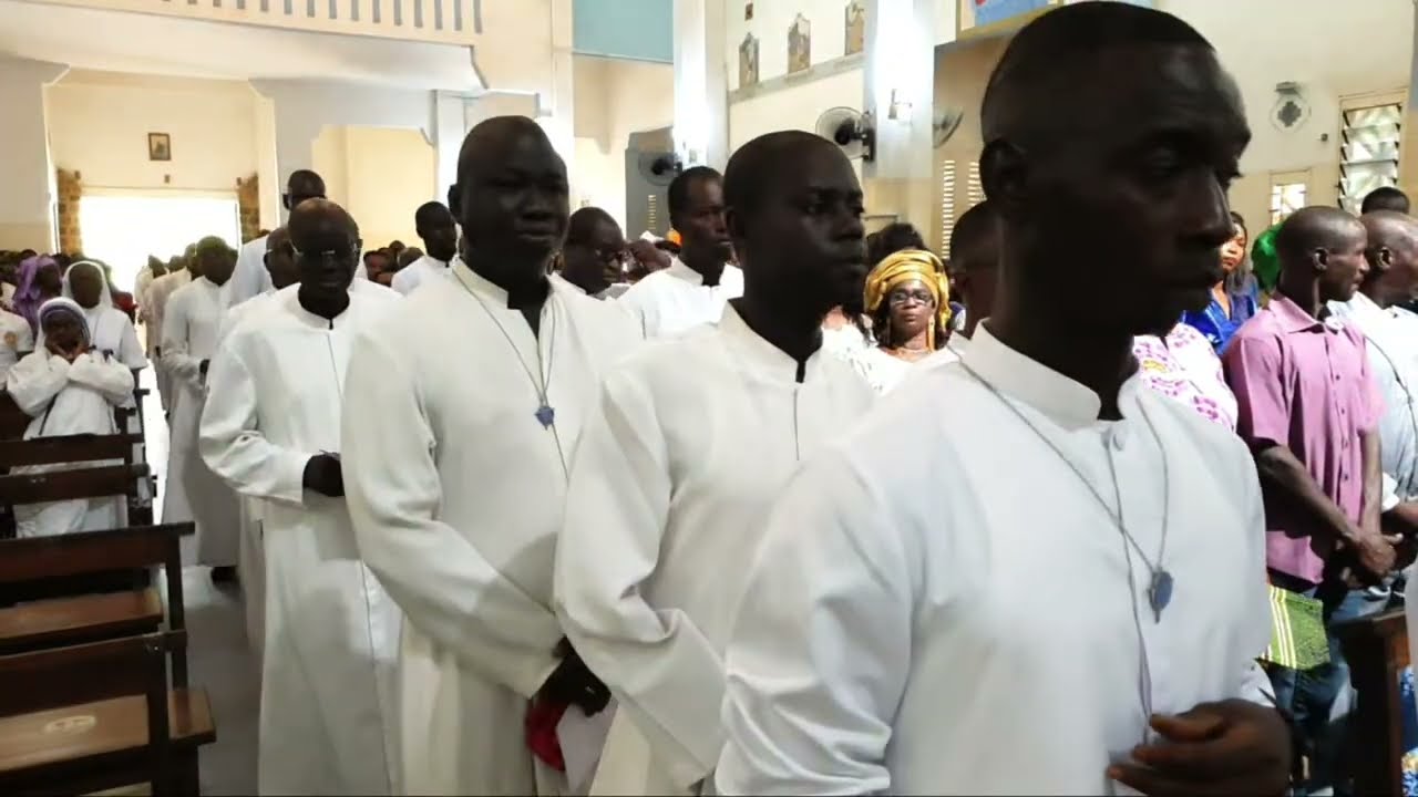 CONGRÉGATION DES FRÈRES DE SAINT GABRIEL AU SÉNÉGAL : PROFESSIONS TEMPORAIRES ET JUBILÉ D'ARGENT