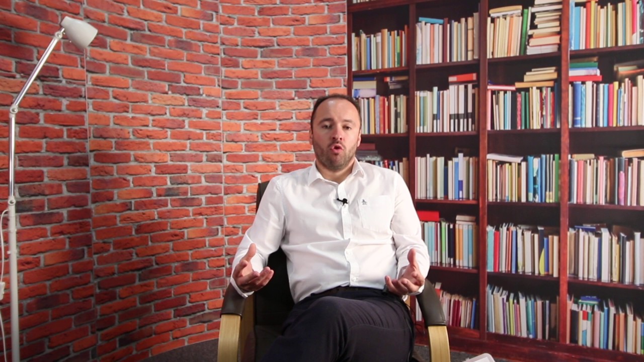 Ultima Displays Ltd | Quick Tips - Handling Textile Graphics