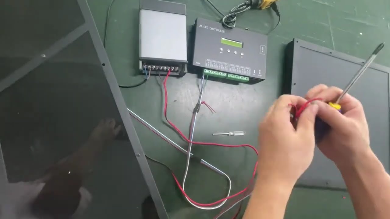 Wiring Method for Connecting Triangle Lights to Controllers and Power Supplies   三角灯接控制器和电源的接线方式