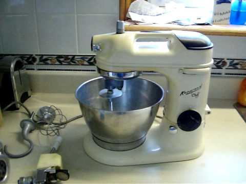 Kenwood Chef model A700 D mixer - YouTube