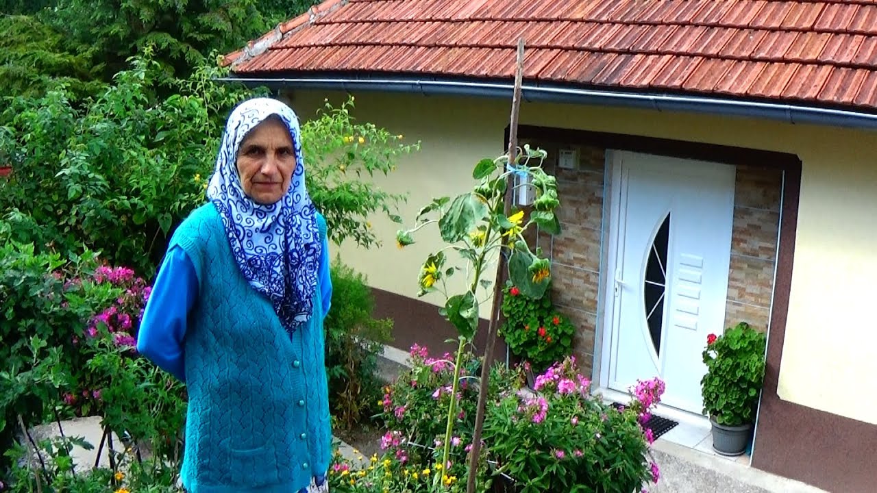 U SREĆU SE UZDA LUD  A PAMETAN U SVOJ TRUD  // IFETA HADŽIĆ