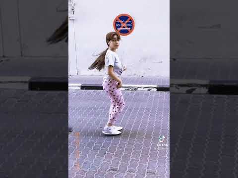 جديد شاهد بنت 15 سنة ترقص على أنغام الراي