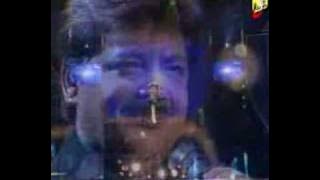 Ye Tara Wo Tara - Udit Narayan Performing