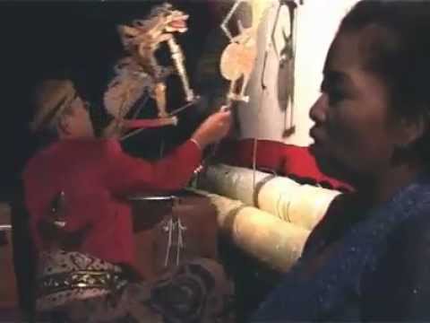 Perang Kembang oleh Ki Dr. Joko Susilo (Dunedin, NZ) &amp; Widosari Gamelan (Amsterdam, NL)