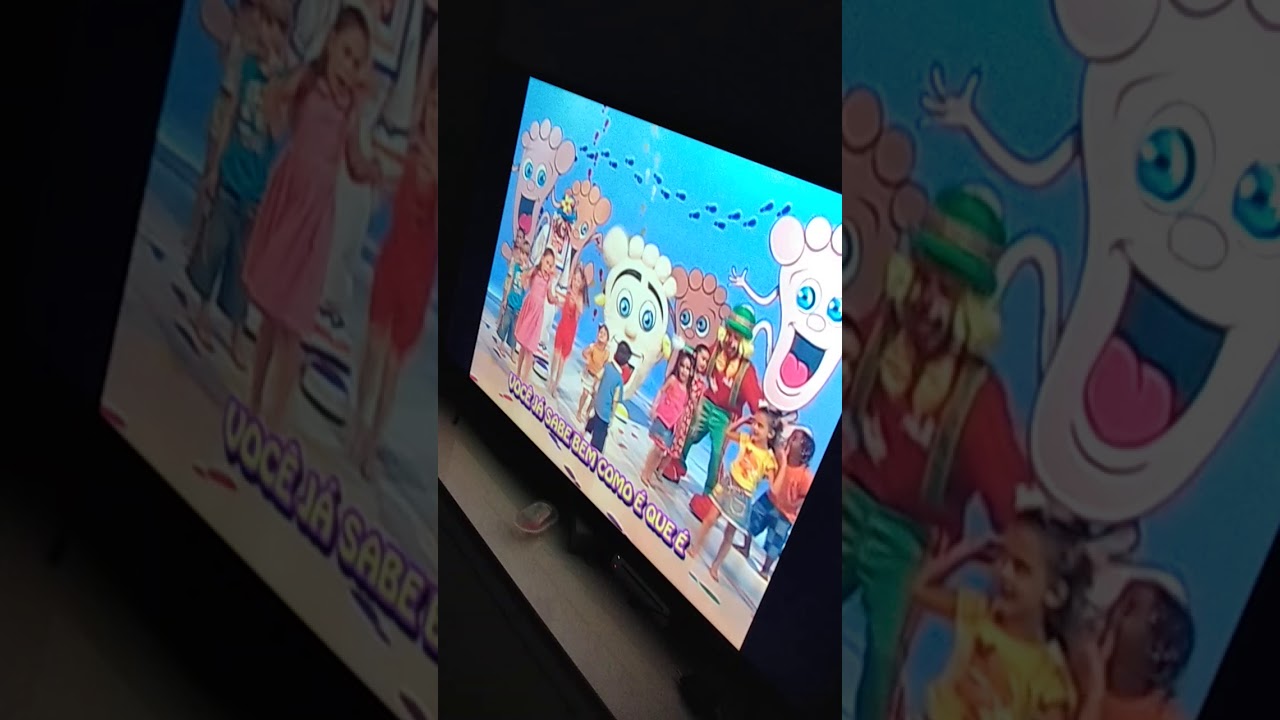 CICINHA ASSISTINDO PATATI PATATÁ