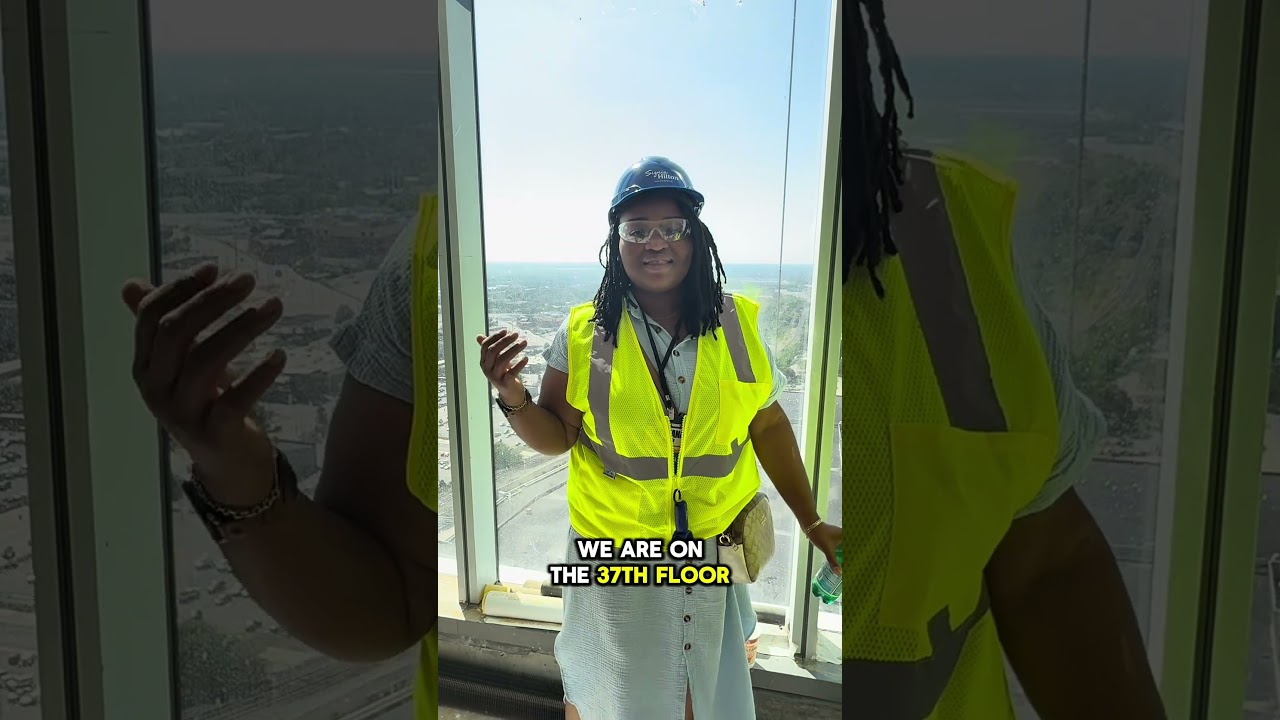 Sneak Peek Tour of New Skyscraper in Indianapolis - Signia Hilton auf YouTube ansehen Sneak Peek Tour of New Skyscraper in Indianapolis - Signia Hilton auf YouTube ansehen