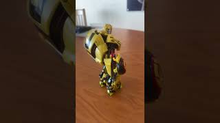 MINI REVIEW: Generations Deluxe Cybertronian Bumblebee