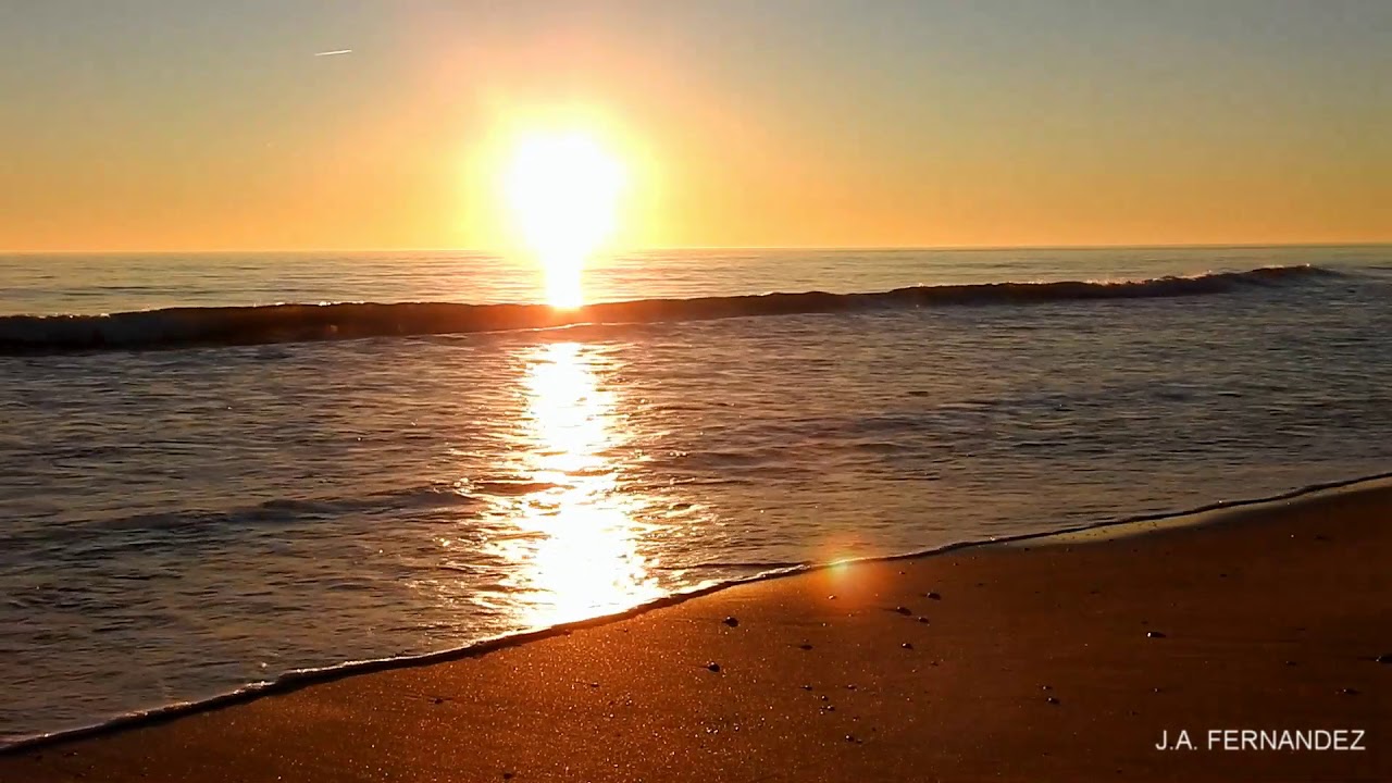 El sonido del atardecer en la playa - YouTube