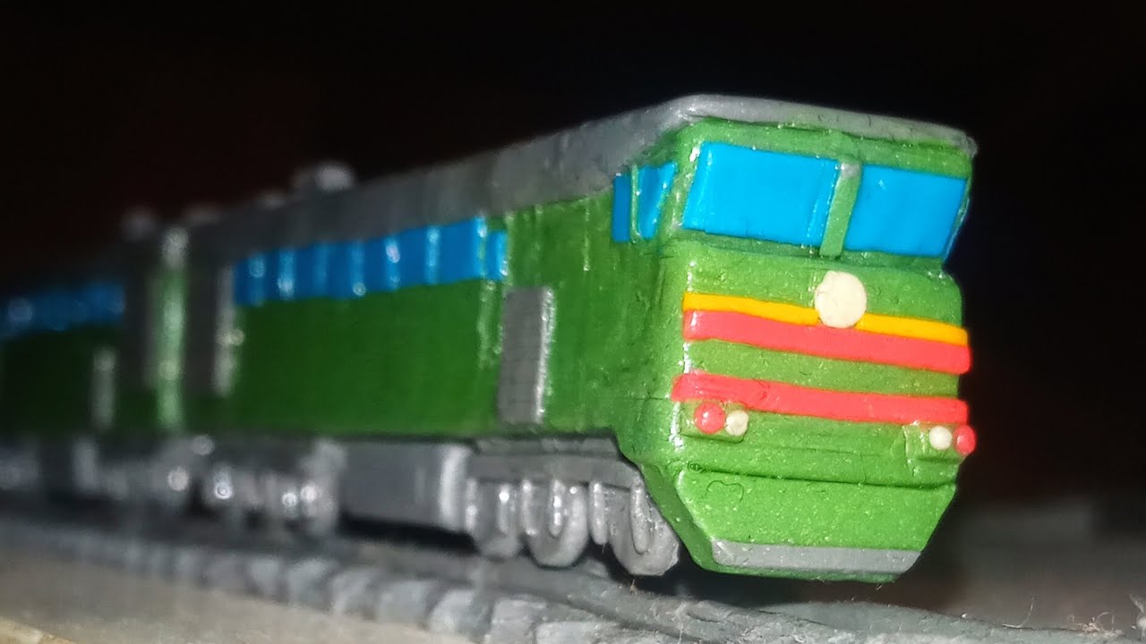 Тепловоз 2ТЭ10м из пластилина