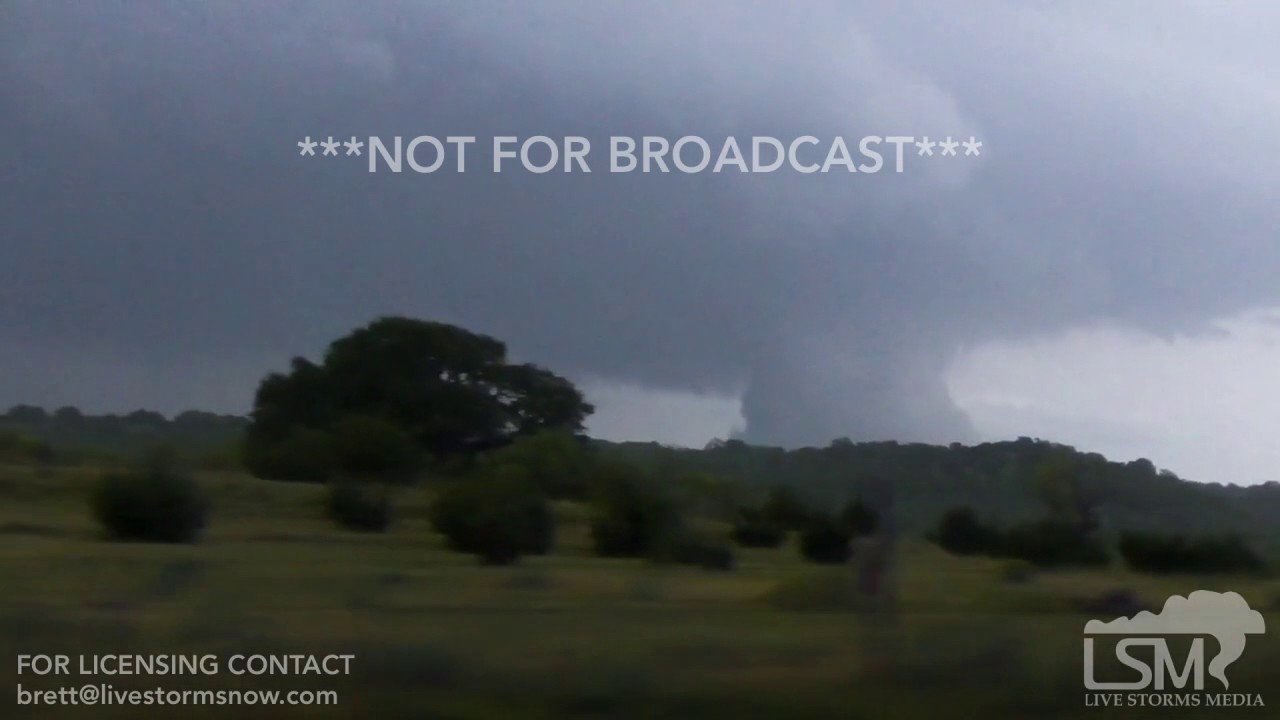05-19-2017 Cranfills Gap, TX - CRAZY Wall Cloud and Possible Tornado