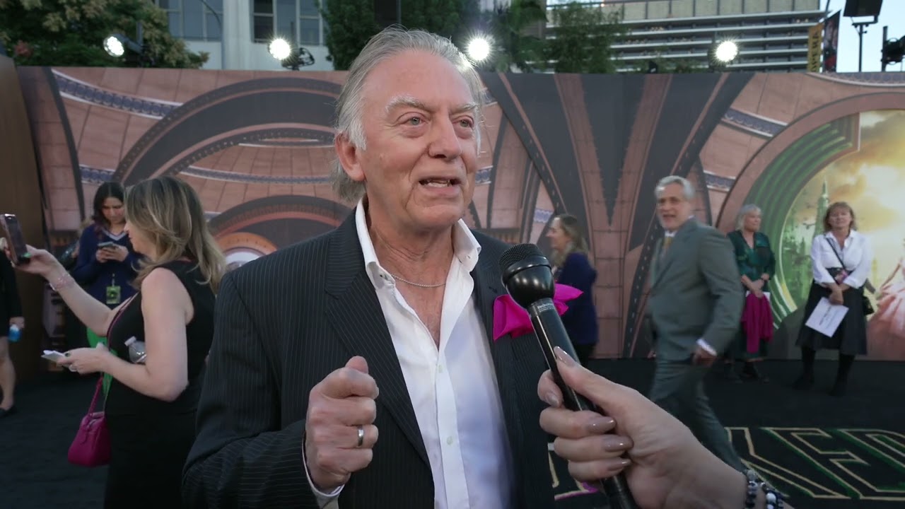 Wicked LA Dorothy Chandler Pavilion Premiere - itw Andy Nelson (Official video)