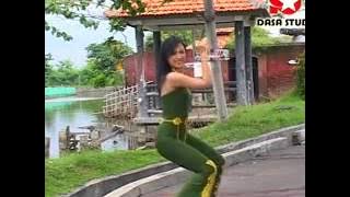 Echa Paramitha Dangdut Hot Digilir Cinta .mp4