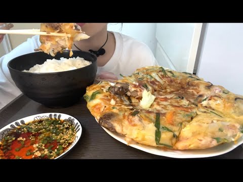 【ASMR 咀嚼音】チヂミと酢飯！Korean pancake Vinegared rice！