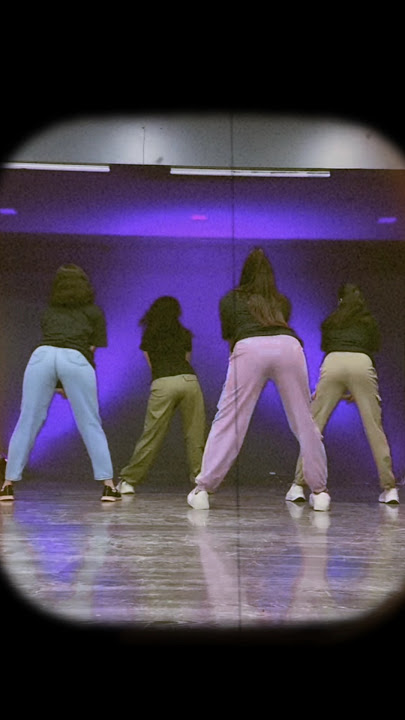 kusu kusu ( from 'satyameva  jayate ) song girl dance.....