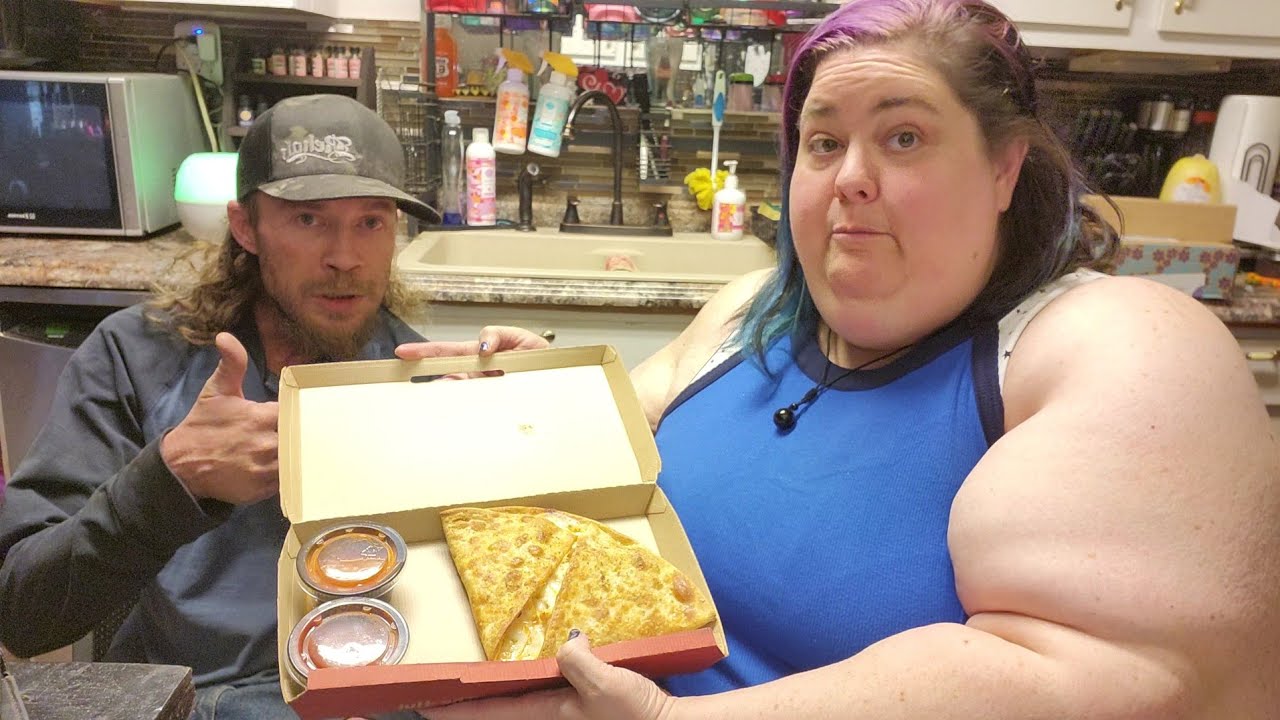 Fatty Approved Pizza Huts Buffalo chicken melt taste test and review