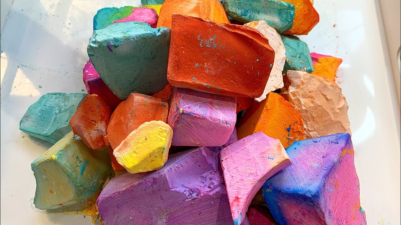 ASMR | 2 different dyed chalk | crunchy | powdery | Thank you for 17k ...