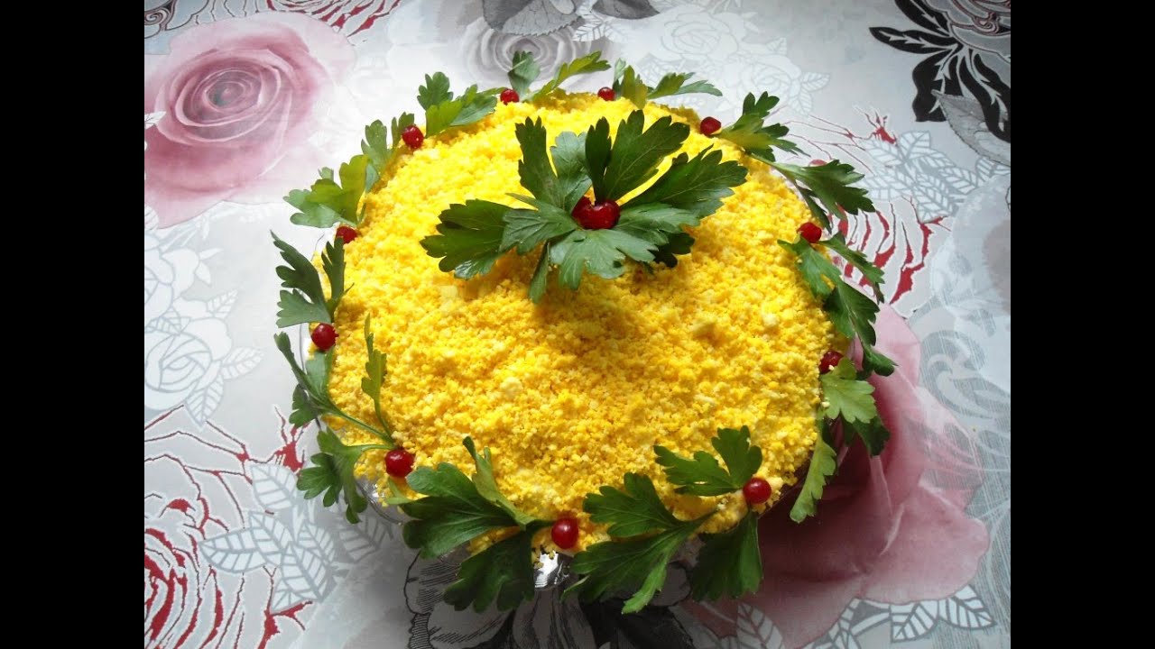 Мимоза без сливочного масла. Тортик с дизайном Мимоза. Салат Мимоза рецепты с сыром и маслом. Мимоза рулетом как делать.