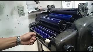 Artes graficas manejo de la maquina ABdick 477a doble carta