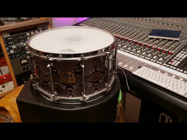 PEARL VP1480 pantera Vinnie Paulモデル です。