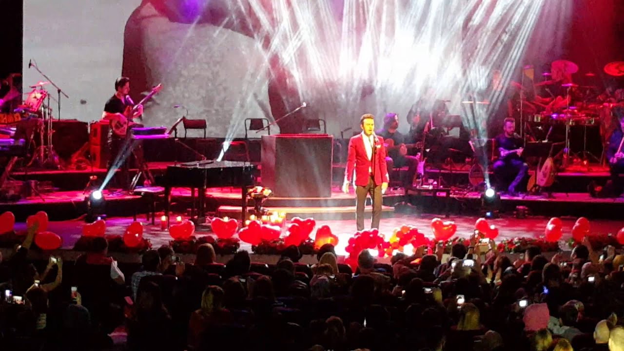 Mustafa Ceceli Aşk İçin Gelmişiz 14 ŞUBAT 2016 BOSTANCI KONSER FHD