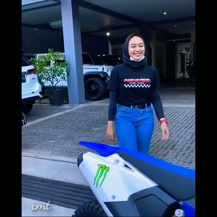 Story'WA | Ukhti cantik naik motor trail YZ250X | Bikin  terngiang-ngiang