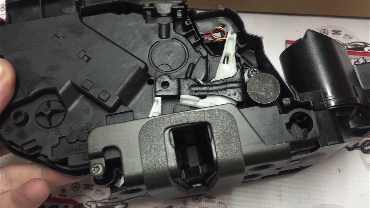 Замок багажника audi 4l. Замок двери ауди 80 б3 левый. Замок двери l. Замок передней левой двери пассат б3. Замок дверной 2410 задний левый.