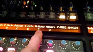 MiniMoog Model D vs Native Instruments Monark