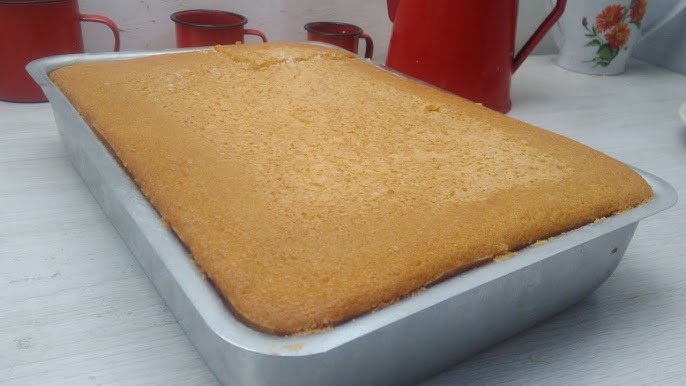 Bolo simples de trigo fofinho tamanho família - Receitas Toda Hora