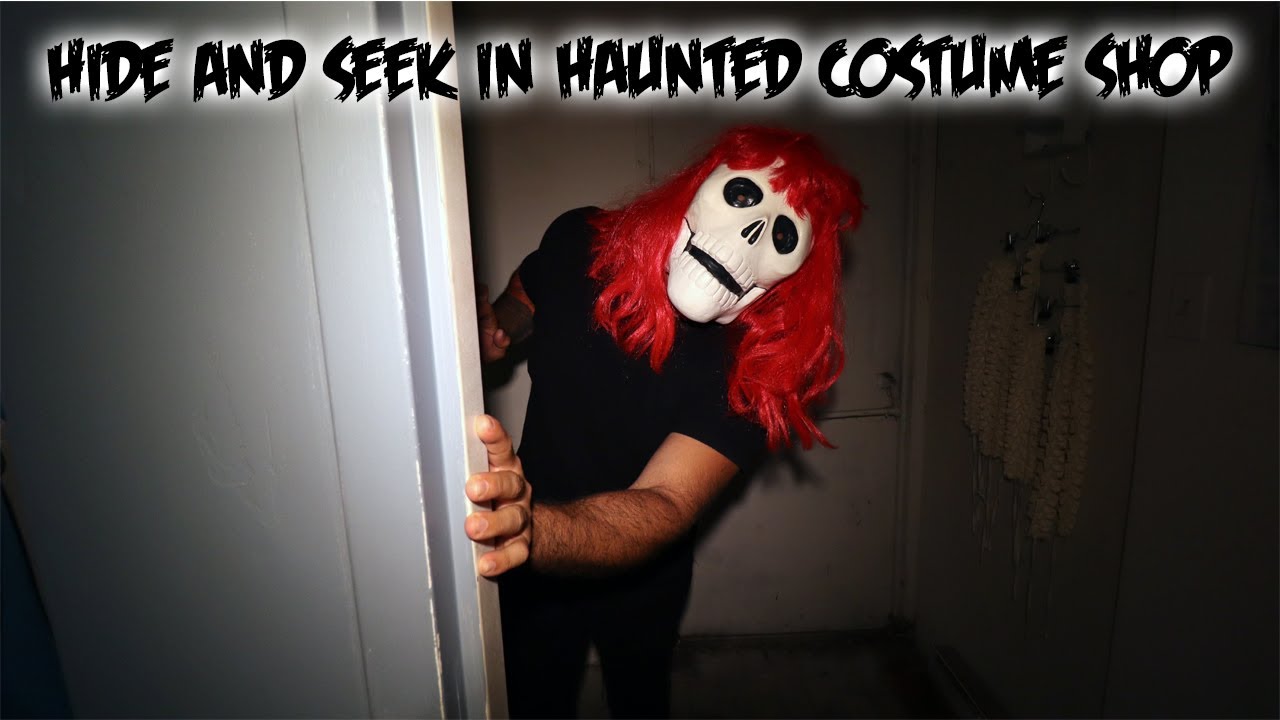 HIDE AND SEEK CHALLENGE IN A HAUNTED COSTUME SHOP | MOESARGI