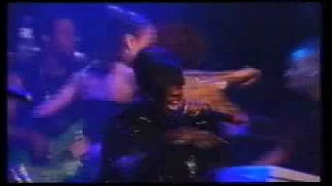 Missy Elliott Ft.Gina Thompson,Nicole Wray,Lil'Mo & Pepsii Shirley - She's A Bitch