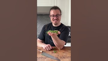 Thumbnail of Chef TRICK For Cutting Green Onions