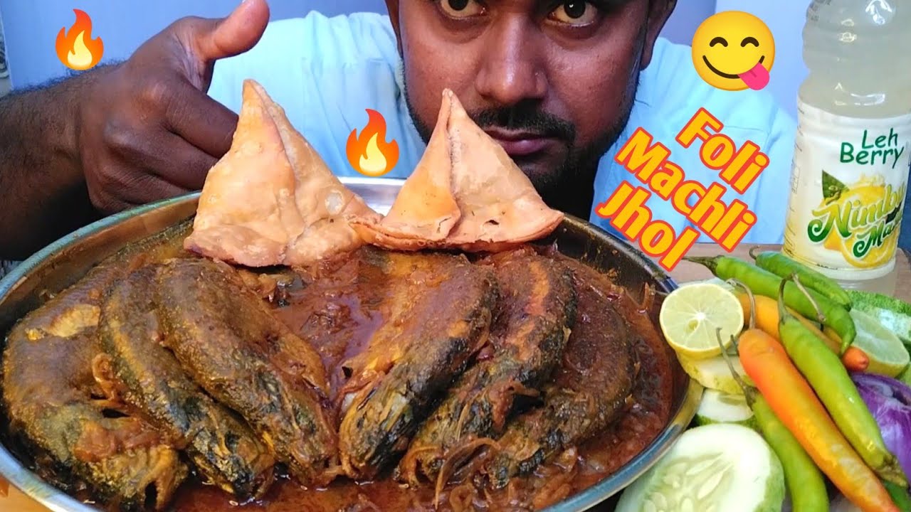 OH NO - Eating Spicy And Delicious Fish Curry l Samosa Eating l Singara Eating l Foli Macher Jhol