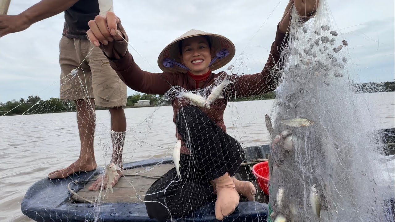 1756 / Giăng lưới cá linh dính thấy ham