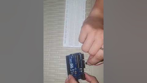 ENCENDER Y APAGAR UN FOCO CON ARDUINO