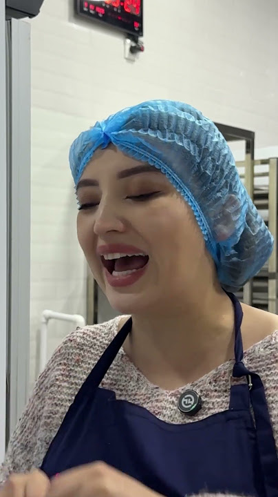 Бірнеше кискаларды жалады Ең кеуделі әдемі қыздар