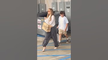 Jennifer Lopez & Sam Affleck Shopping #JLo #Shorts