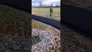Absolute smokeshow 😮‍💨 🎥: @theblacktopmafia #shorts #construction #asphalt #satisfying #paving
