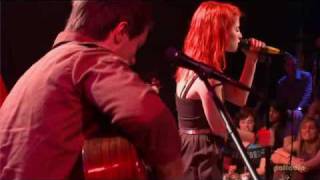 Video voorbeeld van "Paramore - Misery Business (MTV Unplugged)"
