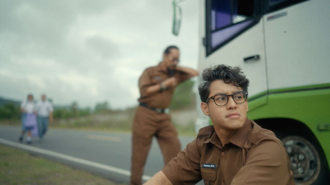 Ardhito Pramono - 2 Jam (Official Music Video)