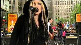 Avril Lavigne - Sk8er Boi @ Today Concert Series (Rockefeller Plaza NY) 21/05/2004