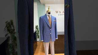 A refined combination of blue and beige, tailored with attention to every detail.
