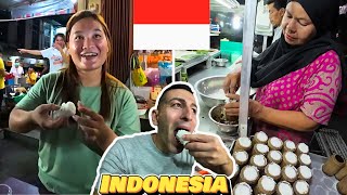 Eat in Indonesia's Most dangerous city (Medan is full of INSANE Indonesian desserts) screenshot 2