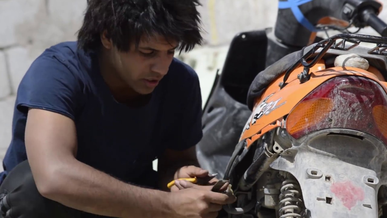 مصلح دراجات  _ الاستاذ والخبيث  _الدراجه اشتعلت نار  | مصطفى ستار
