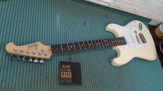 : Rockdale Stratocaster. 2 .  ,  , .