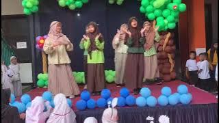 Download lagu PENTAS SENI KELAS 5A MENARI DENGAR ALAM BERNYANYI