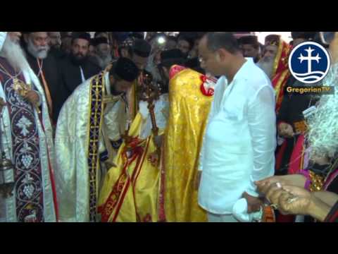 Video: Thaum Rite Of Burial Of The Most Holy Theotokos Yog Ua Nyob Rau Hauv Orthodox Churches