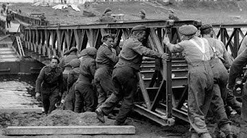 How Engineers Designed Bailey Bridges to Span 200 Feet in 4 Hours Instead Of 4 Days