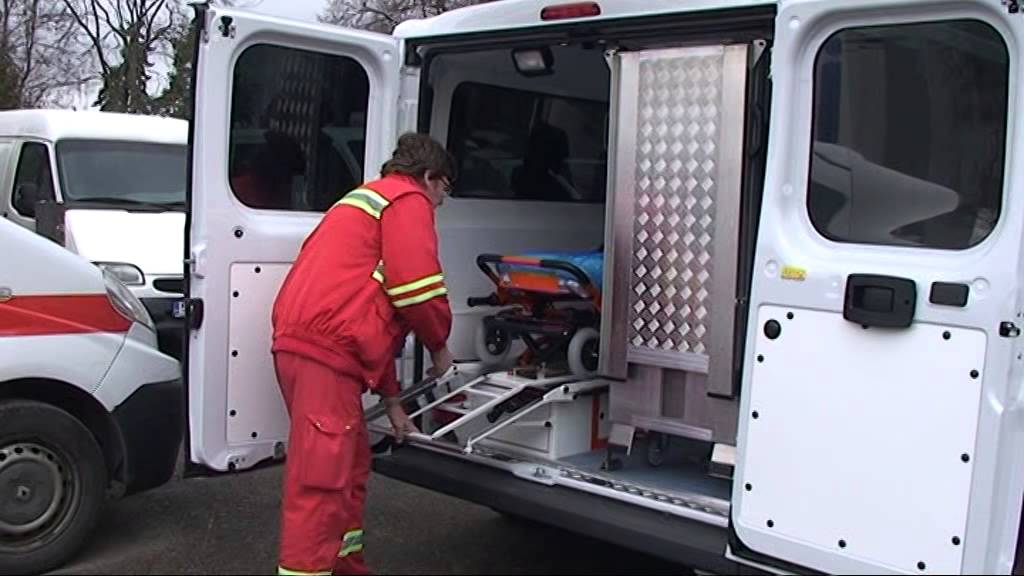 Nová sanitka pro nemocnici,únor 2015