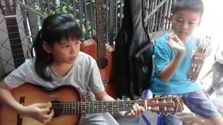 Video thumbnail of "trich doan con duong xua em di  guita tambourine"